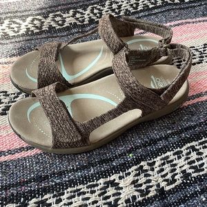 ABEO Sandals